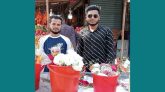 ভালোবাসা দিবস উপলক্ষে দুই বন্ধুর ফুলের দোকান