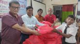 টাঙ্গাইলে বিবেকানন্দ স্কুলের শিক্ষার্থীদের শিক্ষা উপকরণ বিতরণ